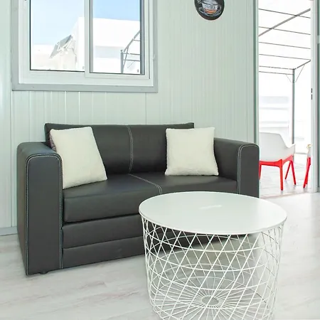 Хостел The Harbour Private Cabins And *