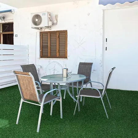 The Harbour Private Cabins And *