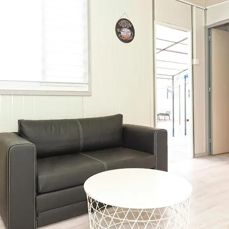 The Harbour Private Cabins And بيت شباب بروتاراس