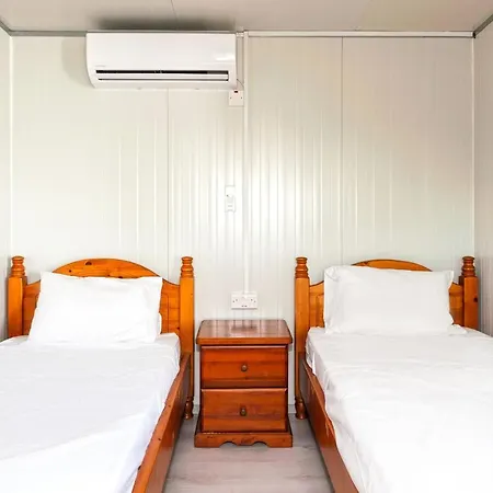 The Harbour Private Cabins And بروتاراس